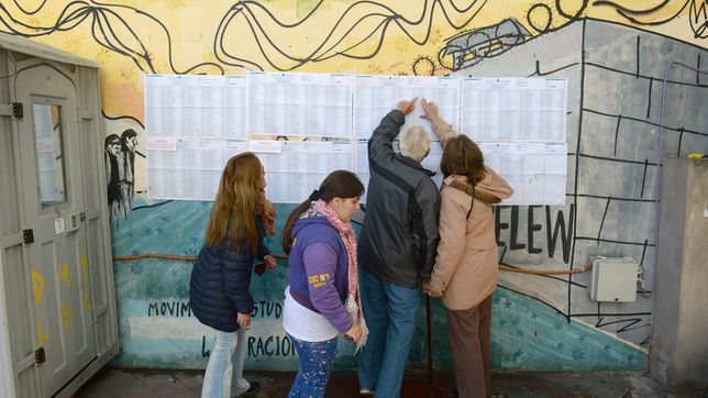 el padron de la plata que incluye muchos cambios de escuelas