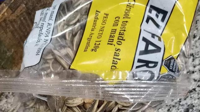 compro una bolsa de semillitas y se encontro con una peligrosa sorpresa