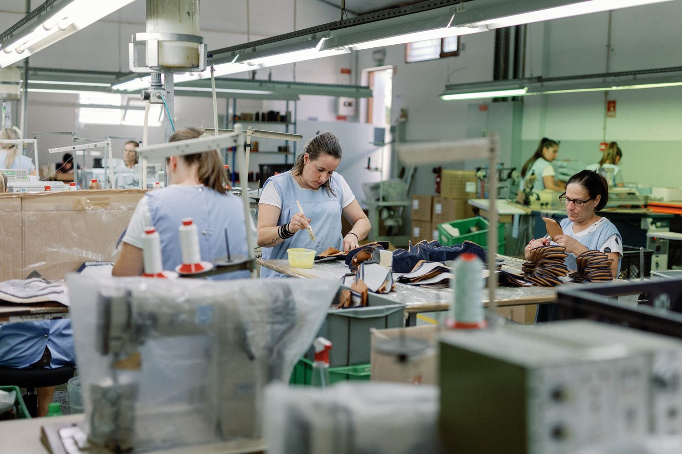 Fábrica de zapatillas (1).jpg
