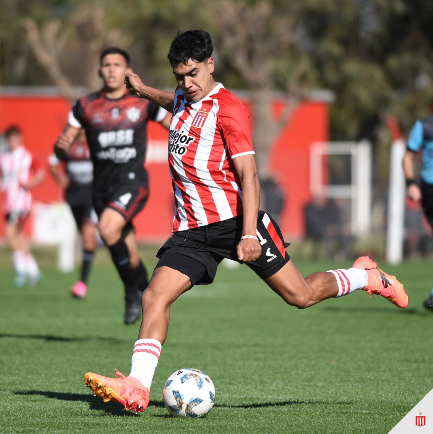 Joaquín Tobio Burgos firmó su primer contrato en Estudiantes 