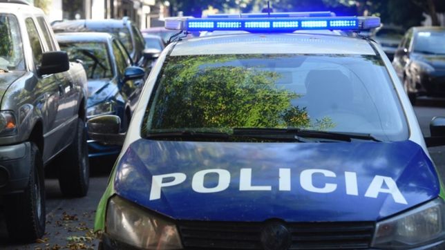 sorprendio a un vecino de los hornos en la calle, lo molio a golpes y le robo el celular