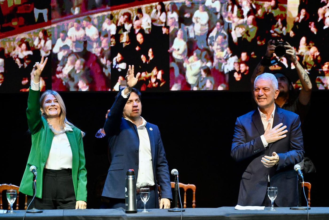 Axel Kicillof Julio Alak curso de formación política PJ - Coliseo Podestá (1)