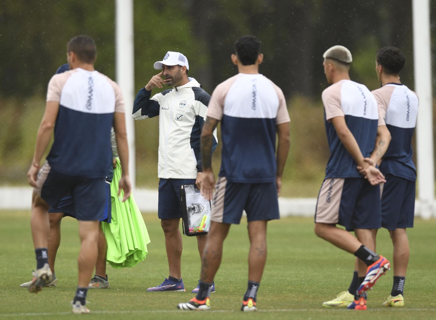 Gimnasia entrenamiento Estancia Chica pretemporada Zaniratto