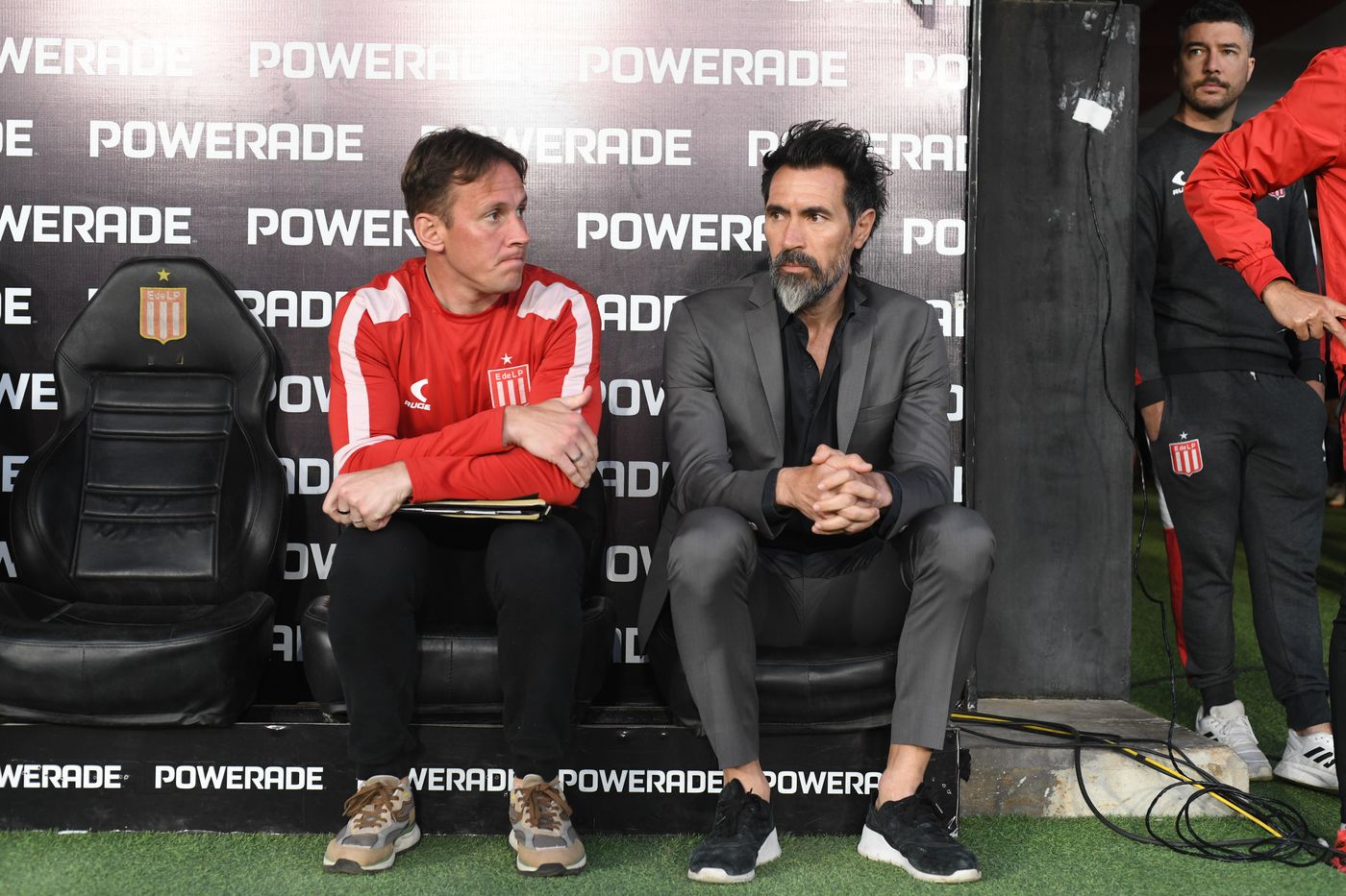 Eduardo Domínguez Estudiantes Banco de Suplentes.JPG