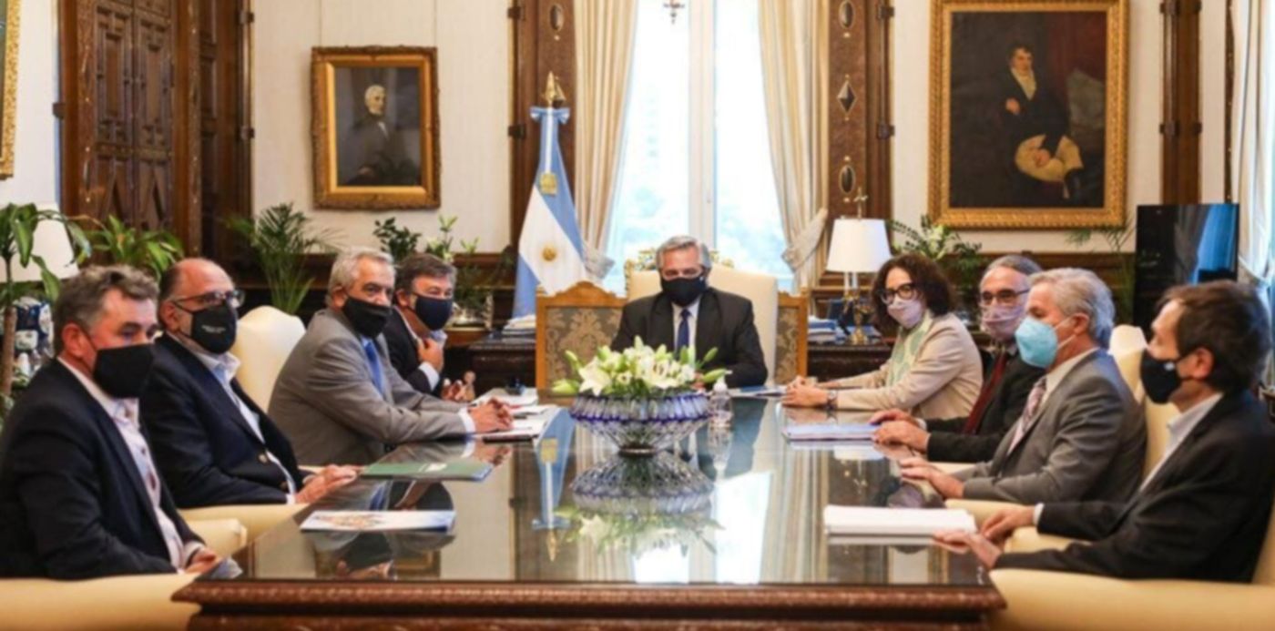 Alberto Fernández con Mesa de Enlace