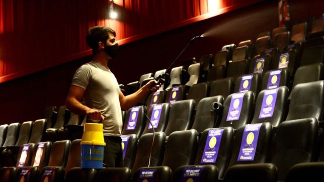 desde adentro, asi se preparan los cines de la plata para la reapertura del jueves