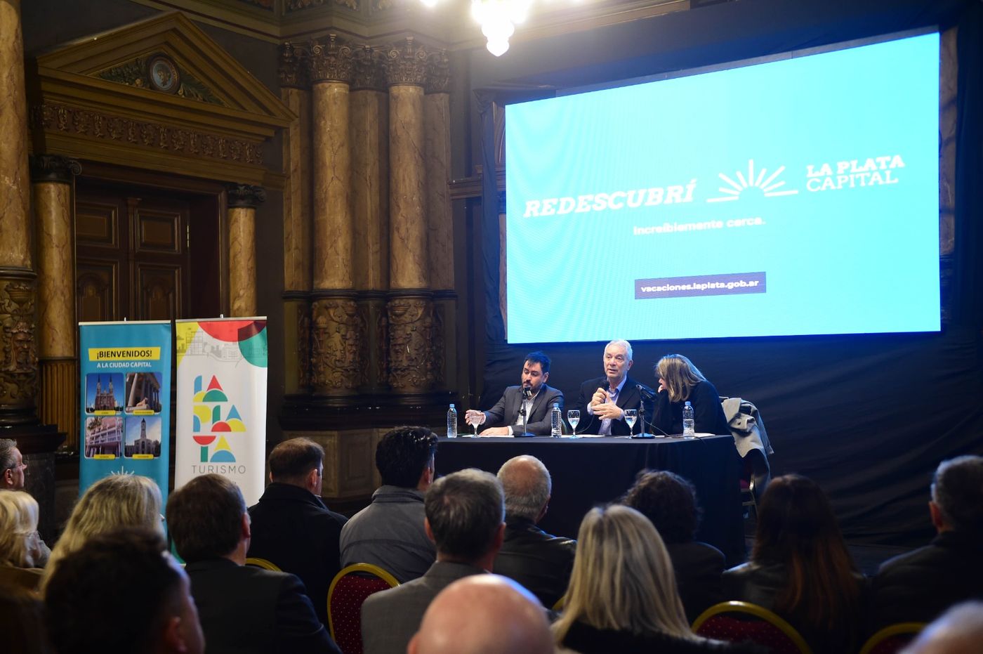 Julio Alak presentó la agenda para las vacaciones de invierno en La Plata junto a autoridades provinciales
