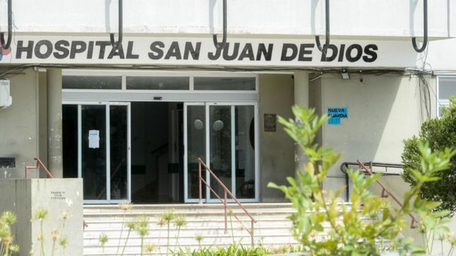 un hombre de 60 anos fue apunalado por su propio hermano en la plata y esta internado