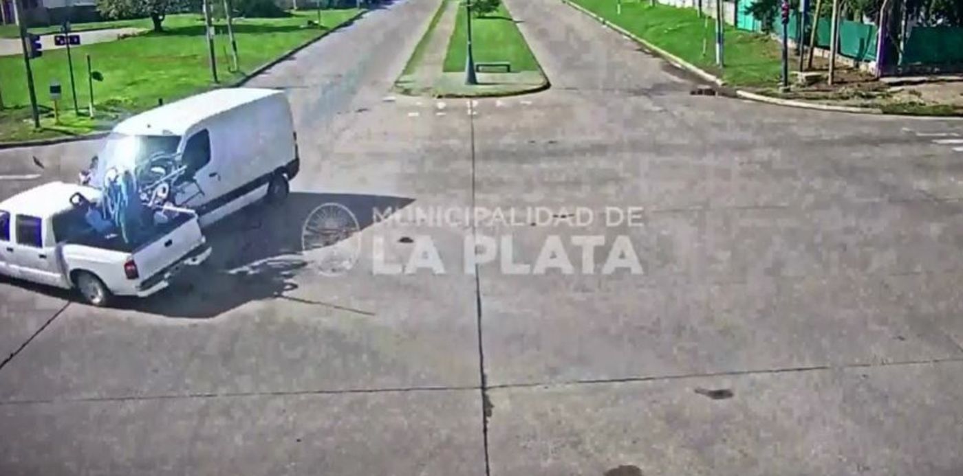 1585777203521.jpg?scaleX=1&scaleY=1&ow=845&oh=417&width=827&rotate=0&height=413&x=9&y=2&&cw=1920&ch=950