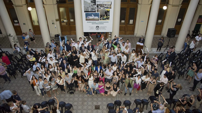 la unlp distingue a los mejores promedios: facultad por facultad, los listados de los jovenes destacados