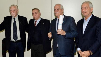Encuentro de dirigentes históricos en la UNLP por los 40 años de la democracia