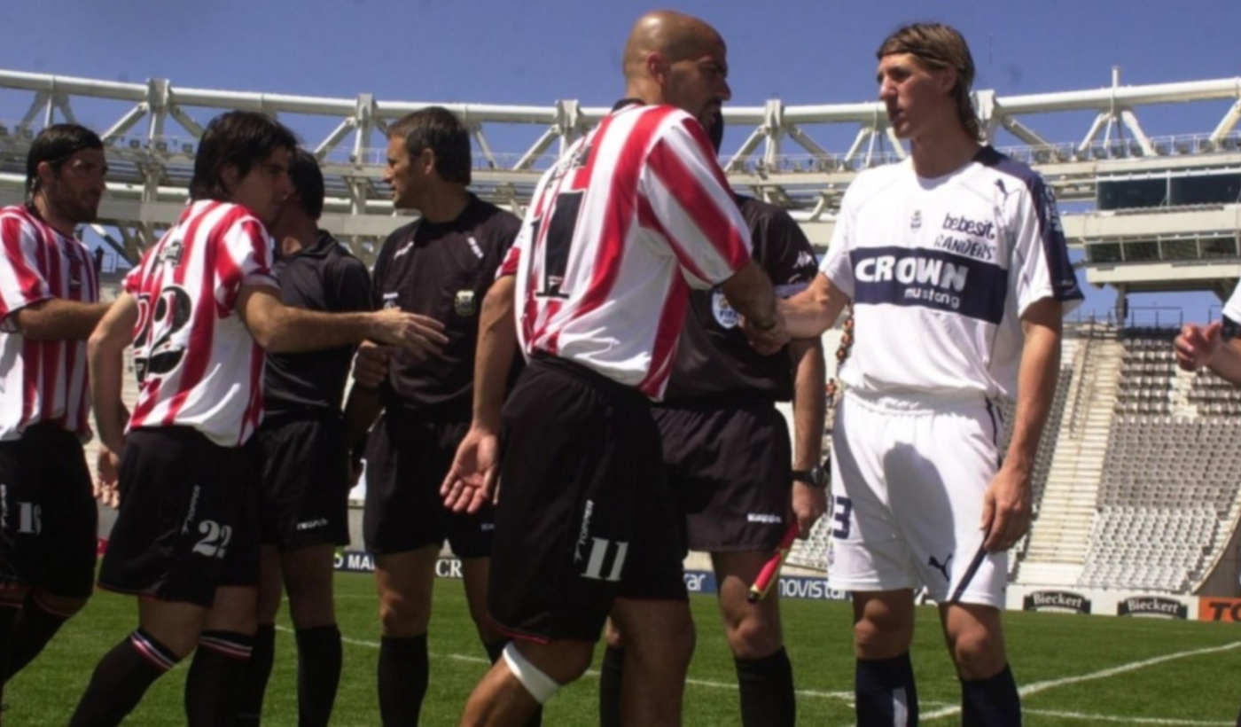 Héctor Baldassi en el clásico de La Plata histórico.