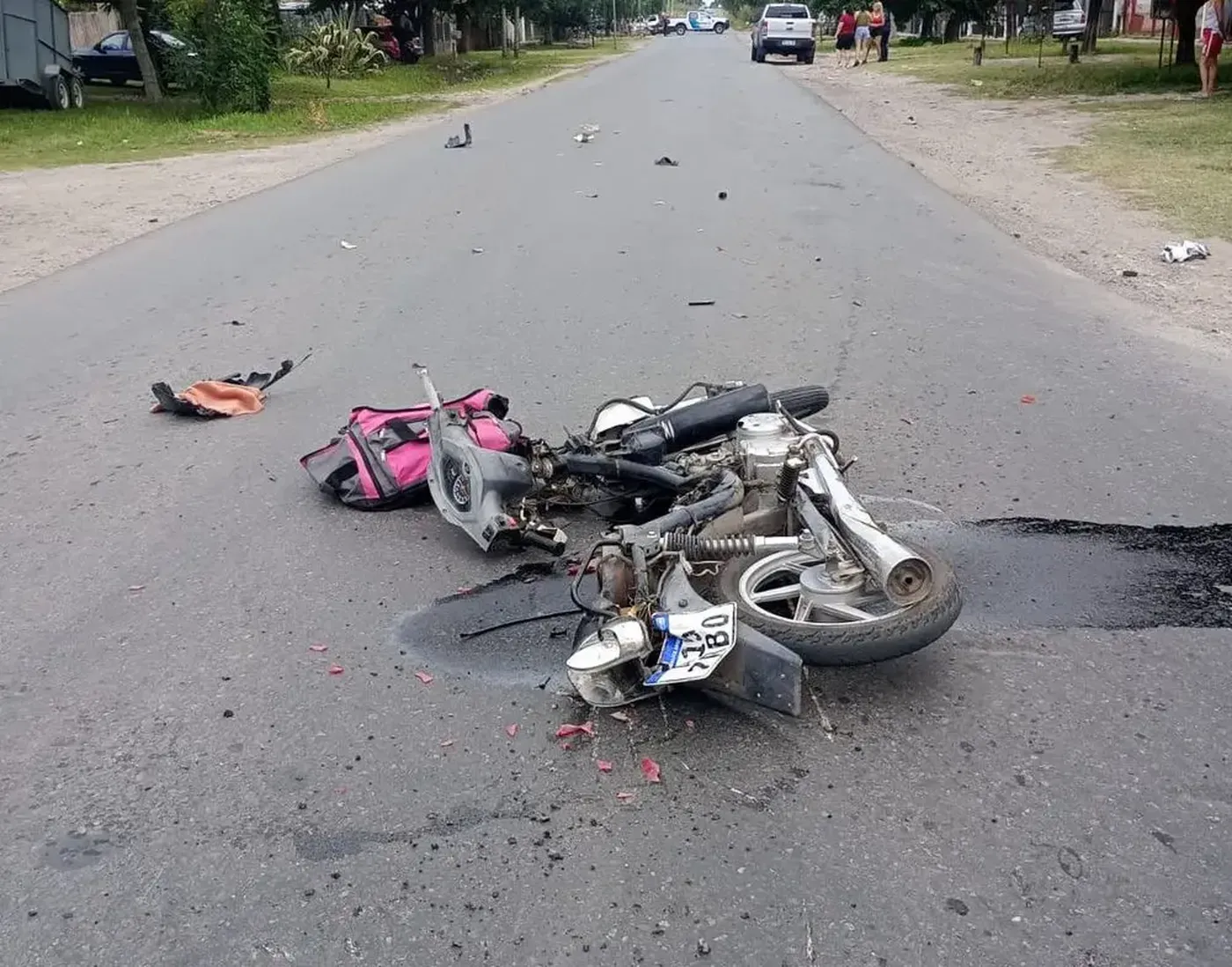 El choque del 4 de enero entre una moto y una camioneta en Los Hornos terminó con una víctima fatal
