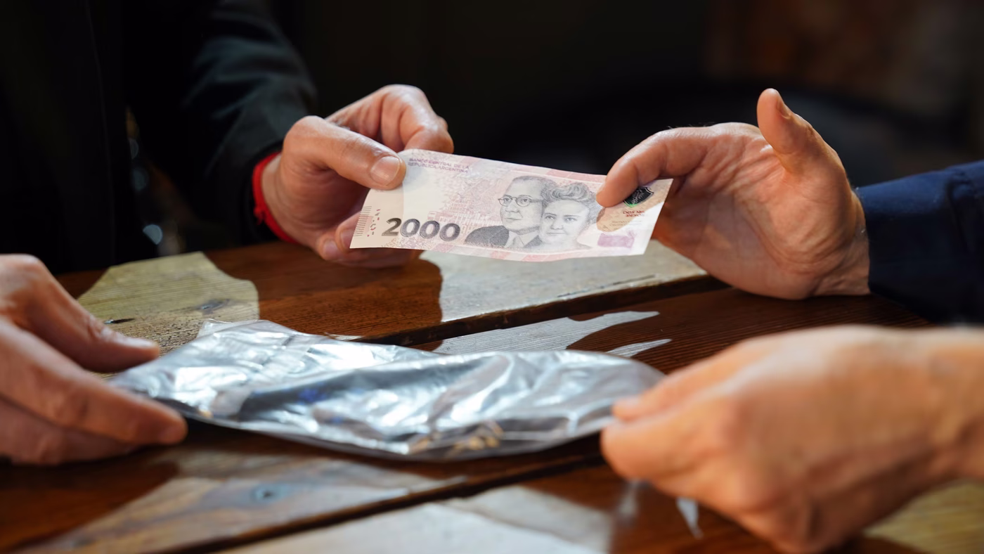 Billetes $2000 (1).avif