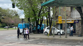 a una semana del brutal accidente en 13 y 32, otro auto termino en la vereda por un choque a una semana del brutal accidente en 13 y 32, otro auto termino en la vereda por un choque