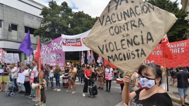 denuncio al ex por amenazarla cuando caminaba por el centro de la plata