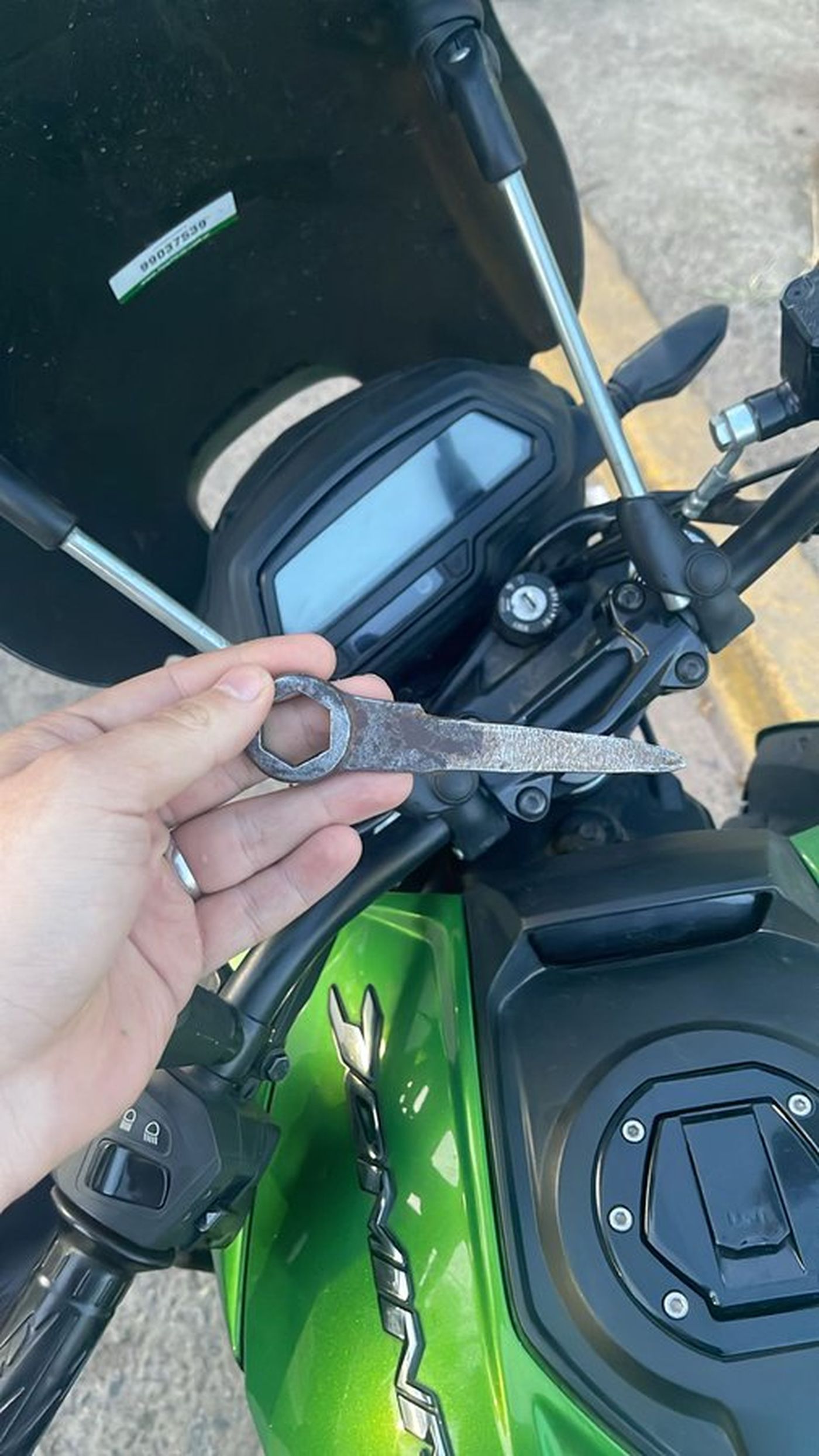 De esta manera intentaron robar una moto en La Plata y fueron filmados