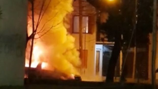 video: ardio una camioneta y asusto a todo un barrio en tolosa