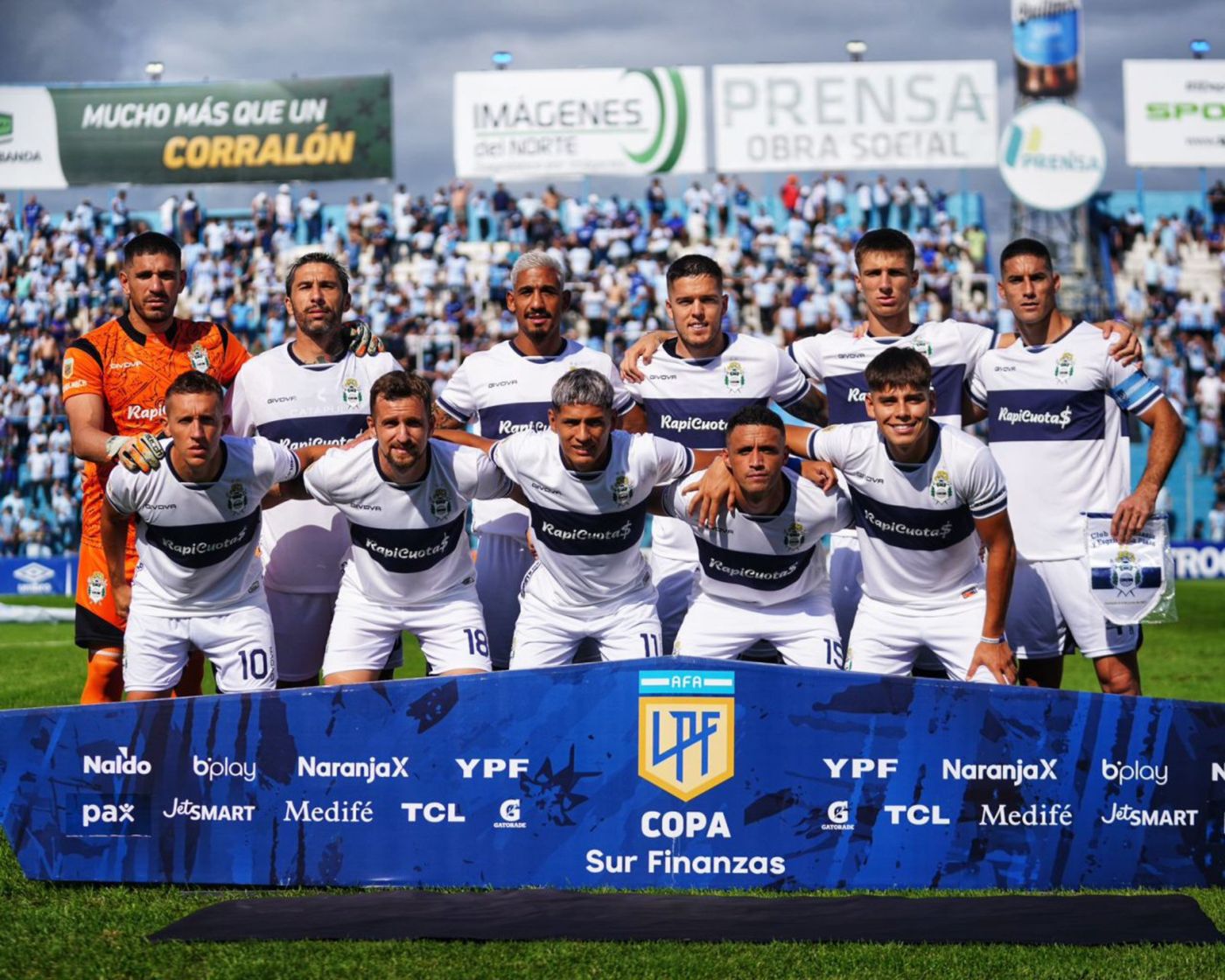 Atlético Tucumán Gimnasia formación.jpg