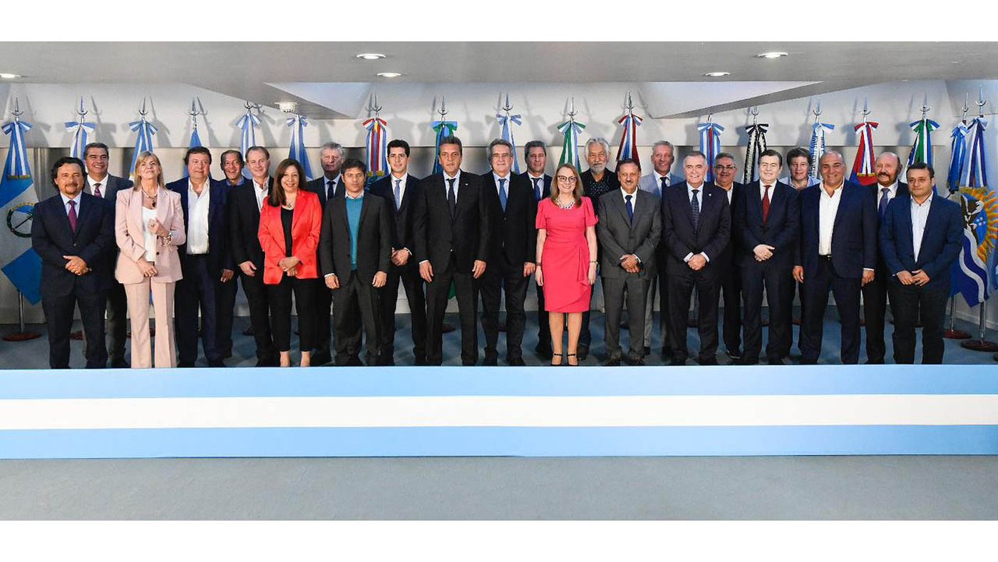 La preocupación de los gobernadores es el recorte en la coparticipación y el fin de la obra pública desde el Estado nacional anunciado por Javier Milei. La preocupación de los gobernadores es el recorte en la coparticipación y el fin de la obra pública desde el Estado nacional anunciado por Javier Milei.