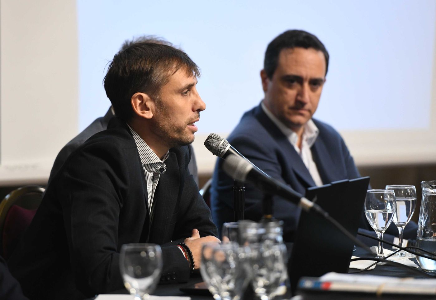 El secretario de Hacienda, Sebastián Genatti, y el subsecretario del área, Matías Remes Lenicov.