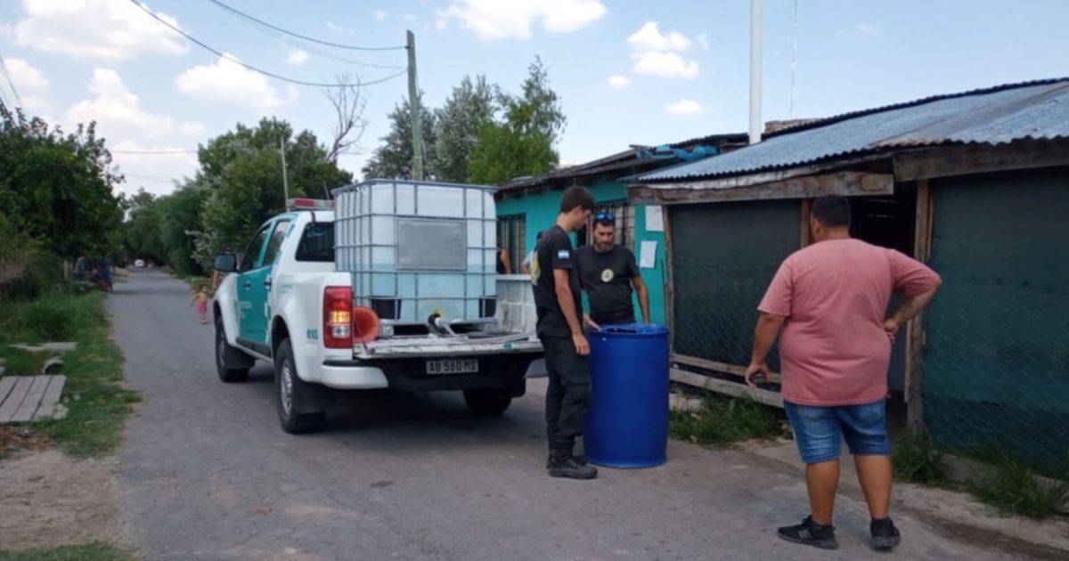 Desplegaron un operativo de asistencia a vecinos por falta de agua en ...