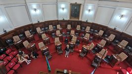 tras el discurso de alak, el concejo se pone en marcha con una doble sesion