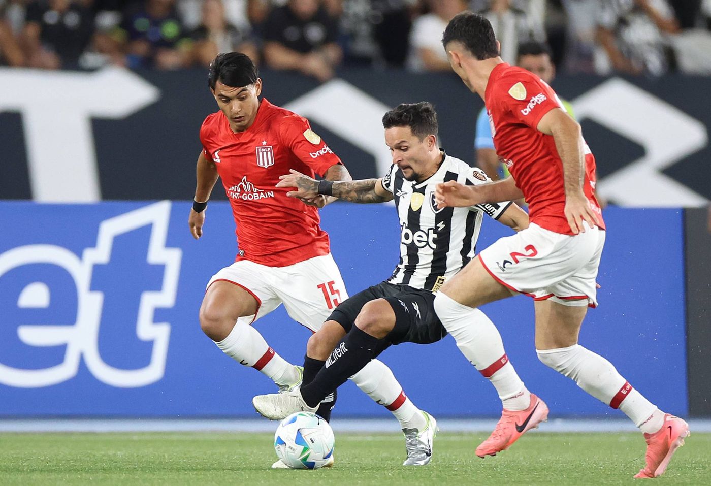 Botafogo Estudiantes Santiago Arzamendia.jpg