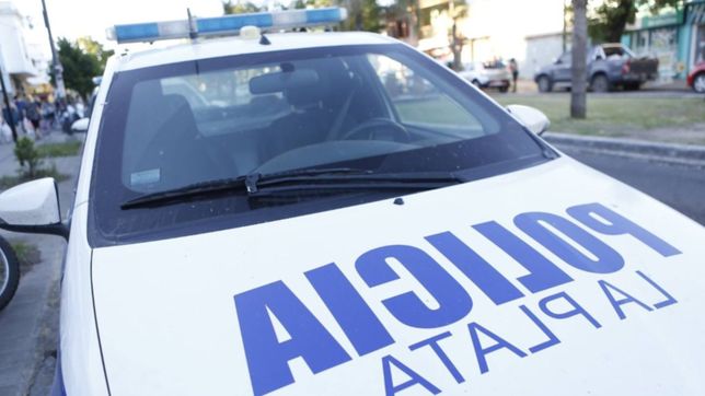 asaltaron a una abuela en la calle a plena luz del dia y escaparon con 7.000 pesos