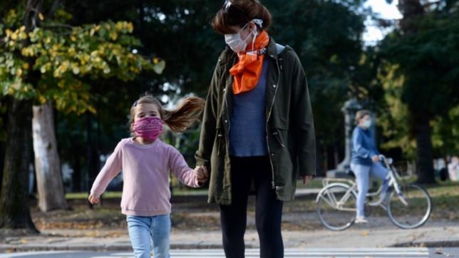 desde manana, chicos y chicas de la plata podran ir a las plazas cuatro dias por semana