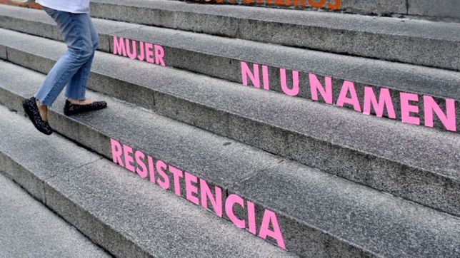 violencia de genero: golpeo a su expareja en la puerta de una escuela de la plata