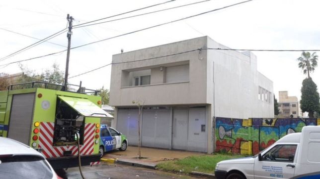 ?temblo todo?: el relato de los vecinos sobre el rayo que prendio fuego la palmera