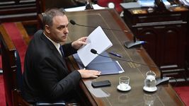 el senado postergo la sesion por manuel adorni y prepara una interpelacion para julio el senado postergo la sesion por manuel adorni y prepara una interpelacion para julio