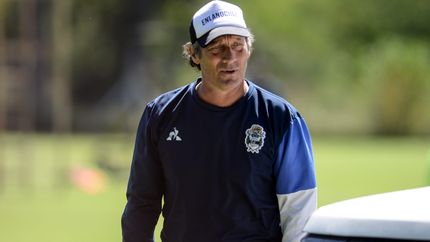 Pedro Troglio, cerca de Gimnasia: su representante, Claudio Caniggia, presente en el Bosque