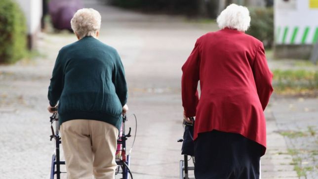 el gobierno confirmo el pago de un bono de anses de $8.000 para los jubilados