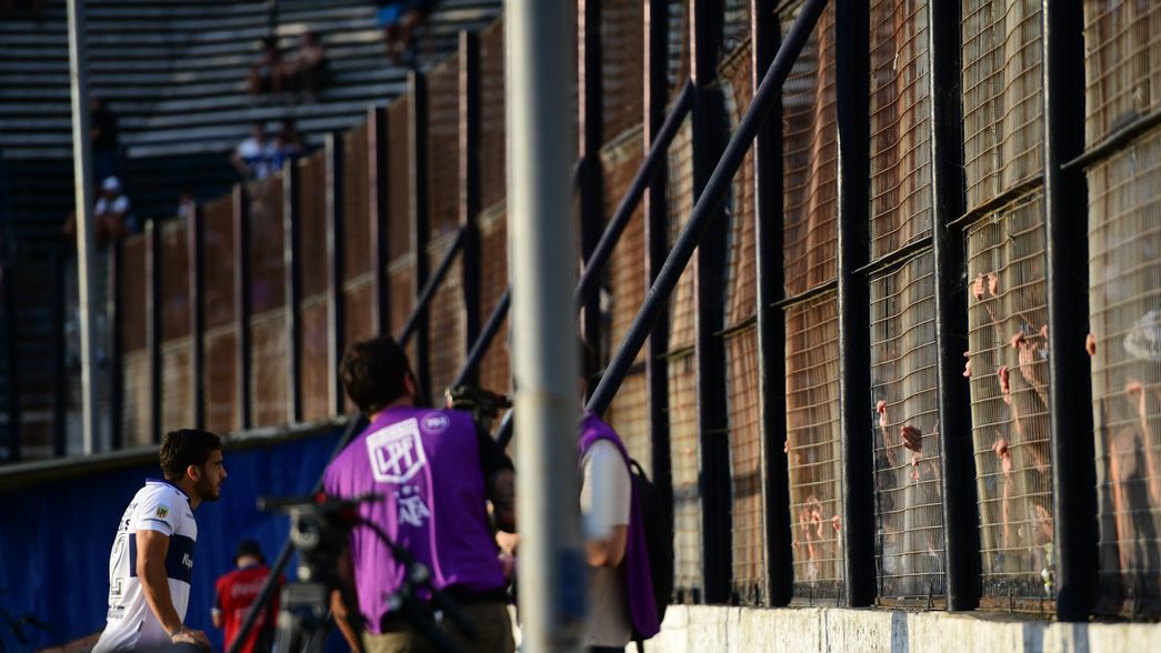 Cuestionamientos y silbidos en Gimnasia tras un empate con sabor a poco en el Bosque