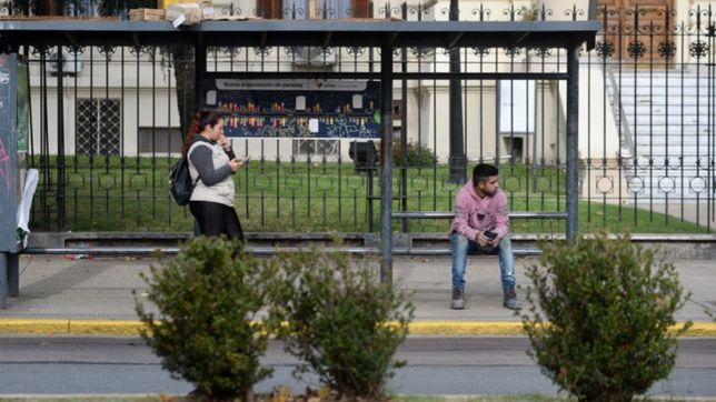 hackearon una app para saber cuando llega el micro y piden un millonario rescate en la plata