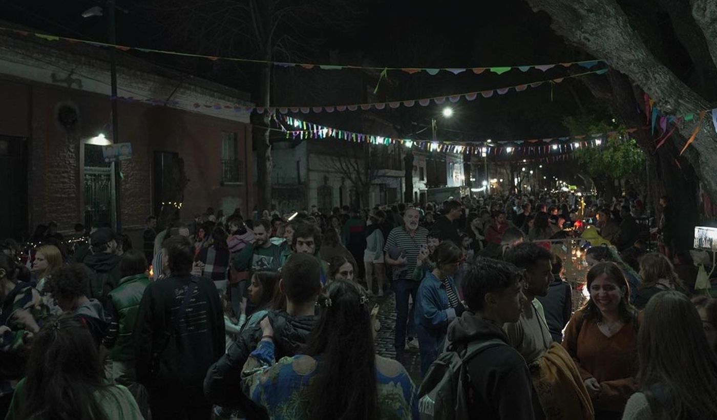 La Noche de las Ferias volverá a realizarse en Meridiano V y ofrecerá una variedad de productos y shows artísticos. La Noche de las Ferias volverá a realizarse en Meridiano V y ofrecerá una variedad de productos y shows artísticos.