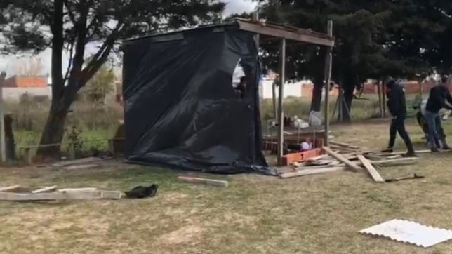 video: desalojaron una toma de terrenos en la plata y cinco personas terminaron detenidas