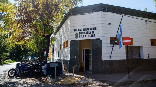 quiso robar en una casa de la plata pero lo redujeron a pinas y lo entregaron a la policia