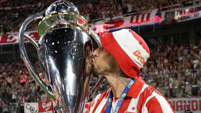 sosa es el hombre record de estudiantes y fue homenajeado en la previa del partido con riestra