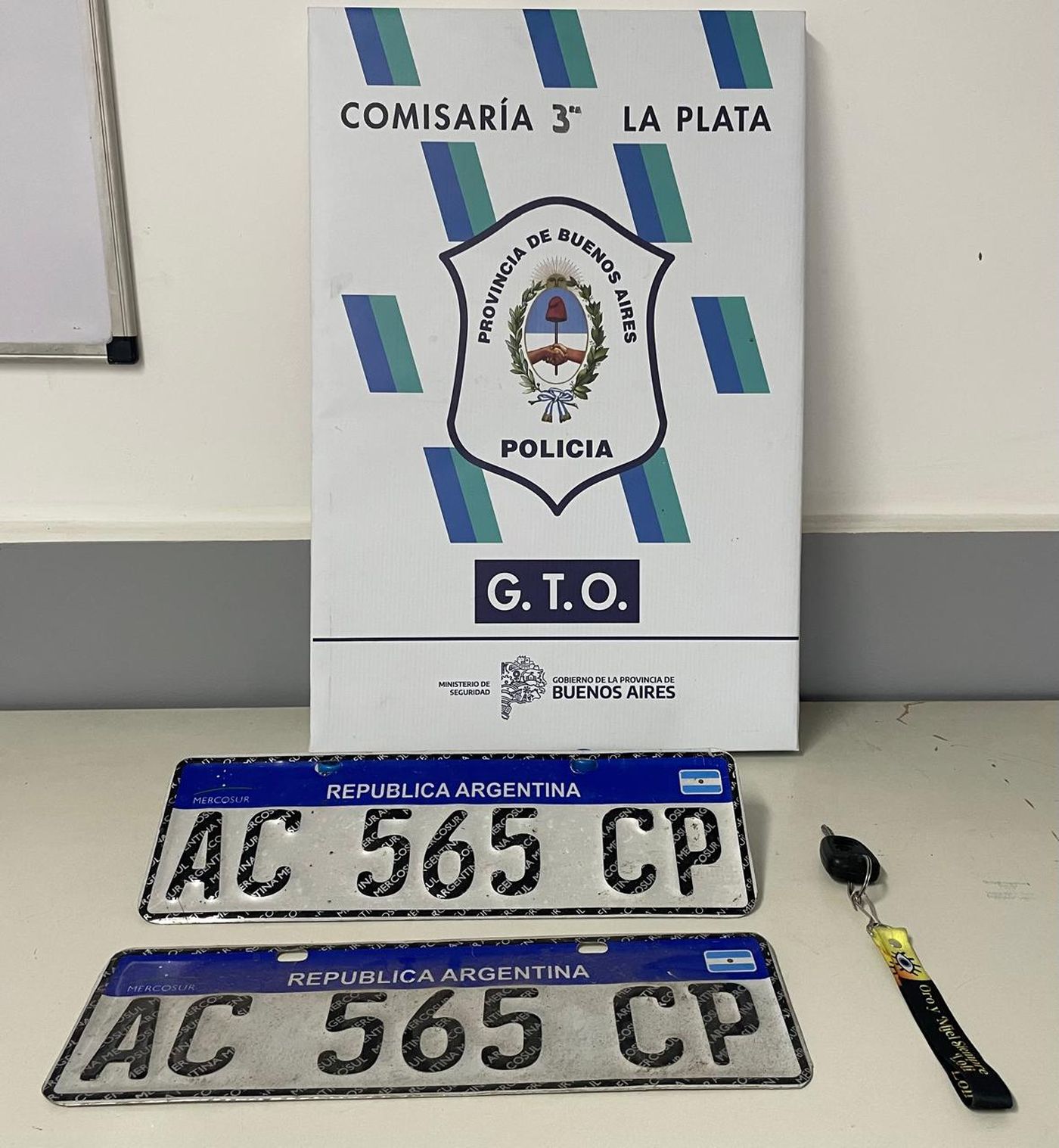 El trabajador del SPB terminó siendo detenido por manejar una camioneta con pedido de secuestro desde agosto pasado.
