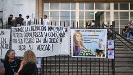 organizaciones marchan por patricia godoy, condenada por mentir sobre el cuadruple femicidio de la loma
