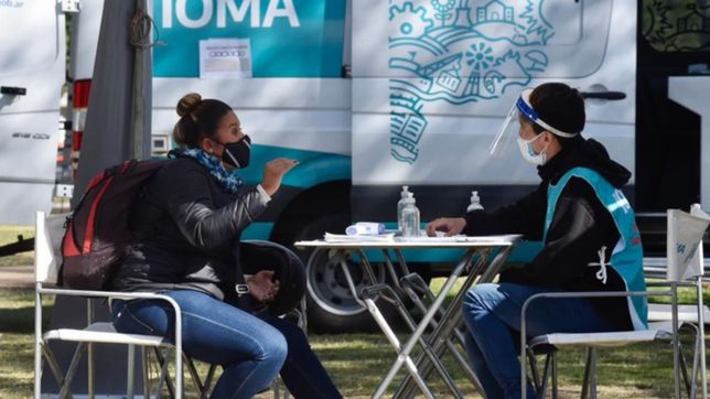 ioma realizo otra jornada de testeos rapidos en una plaza de la plata