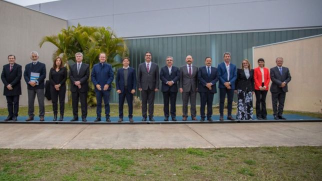 la liga de gobernadores se reune en la plata con el foco puesto en obras y subsidios