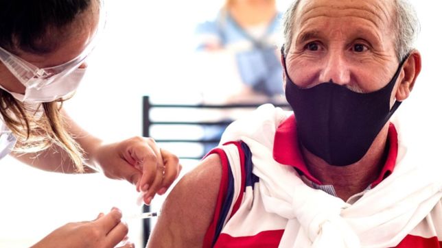 tres de cada diez vacunados contra el covid-19 en la plata ya tienen tres dosis