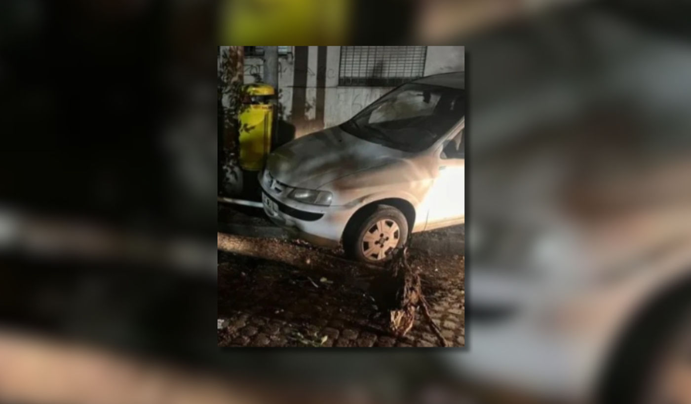 Agente del SPB chocó un arbol en plaza matheu