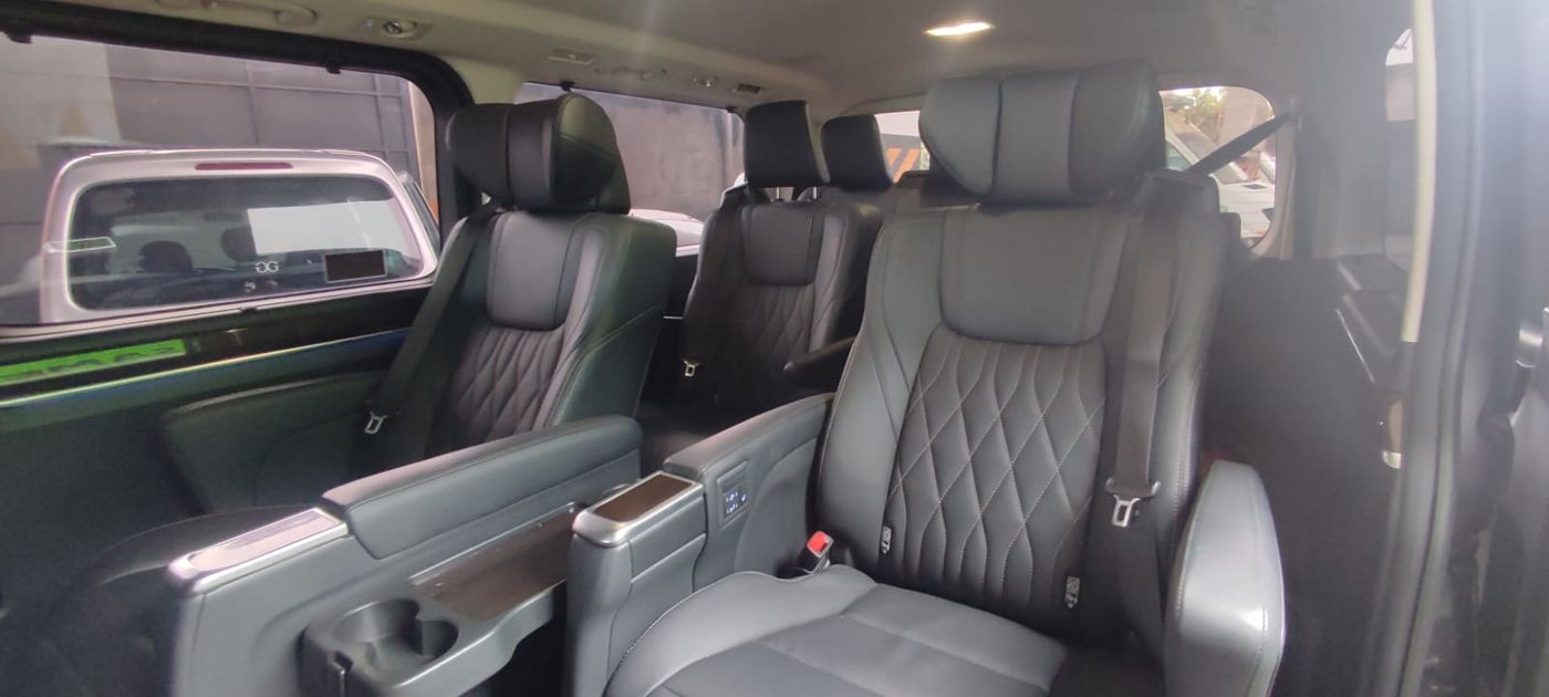 ¿Cómo son por dentro y cuánto cuestan las dos camionetas que Julio Alak ...