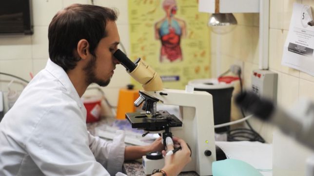 la provincia abrio una nueva readjudicacion para cubrir 432 cargos medicos