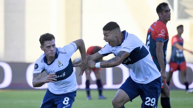 el momento en que garayalde recibio un proyectil en el festejo del gol